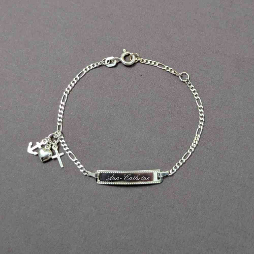 Glücksarmband mit Namensgravur als Geschenk zur Kommunion